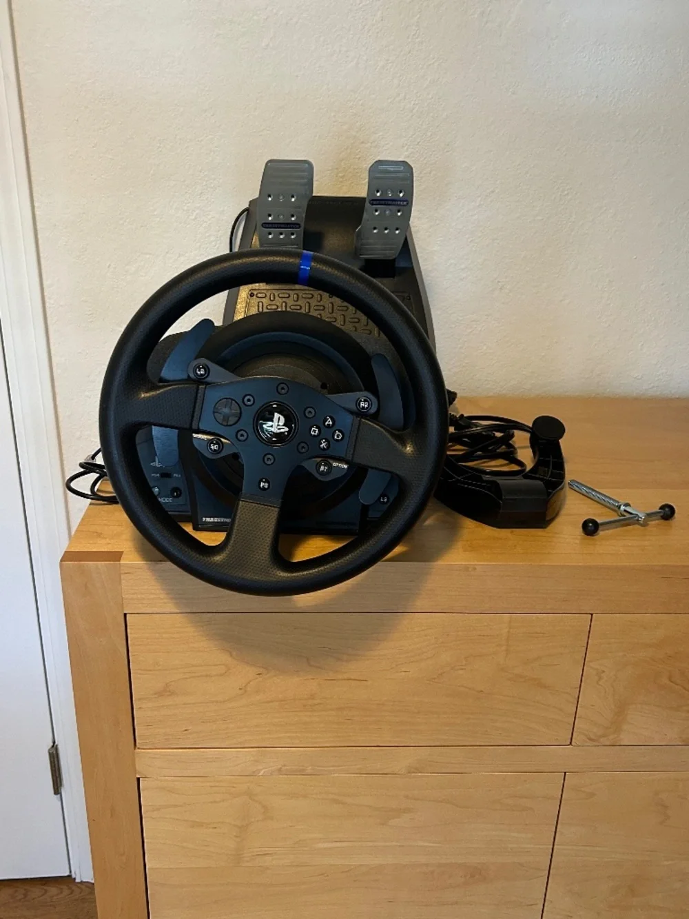 Thrustmaster T300, wheel and pedal set PS4 PS5 - Picture 1 of 4